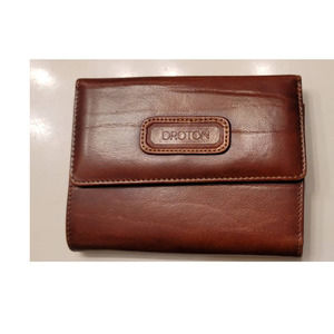 Oroton Leather trifold wallet NWOT Rust color  - Super soft